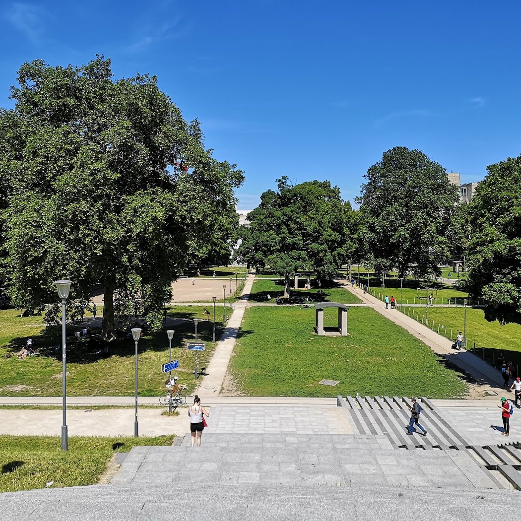 Breathe in the Calm of Bercy Park 5
